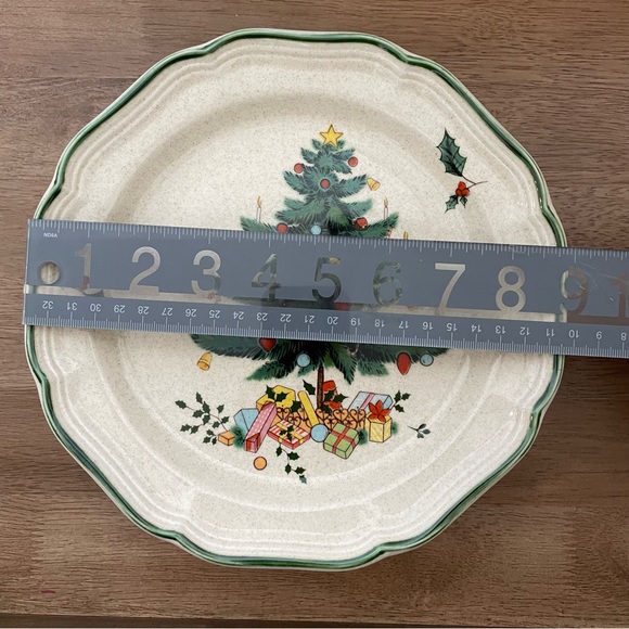Mikasa Festive Season Salad Plate Set - Picture 4 of 7